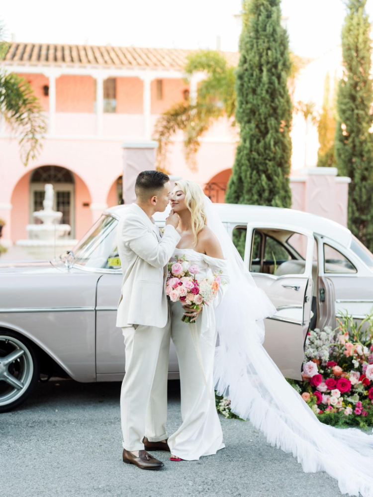 Bride & Groom at the Hacienda